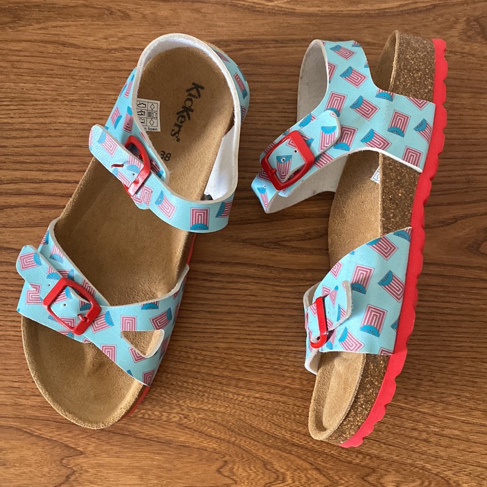 NWOB Kickers strap sandal